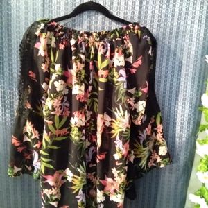 Relativity multicolored chiffon blouse in 2XL.